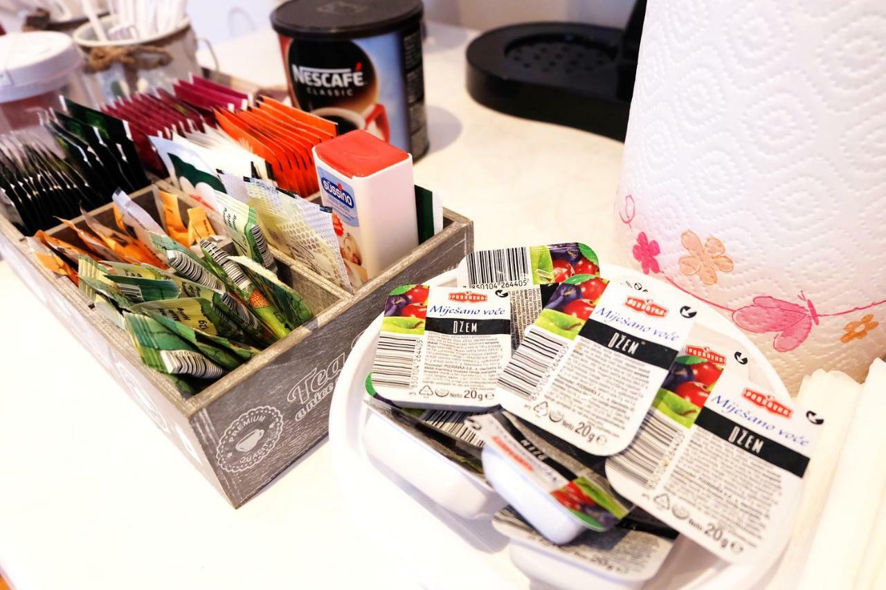 Lavender - City Room With Free Parking พูลา ภายนอก รูปภาพ
