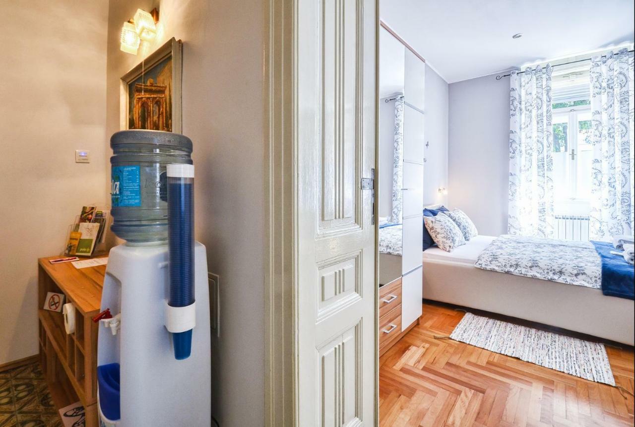 Lavender - City Room With Free Parking พูลา ภายนอก รูปภาพ