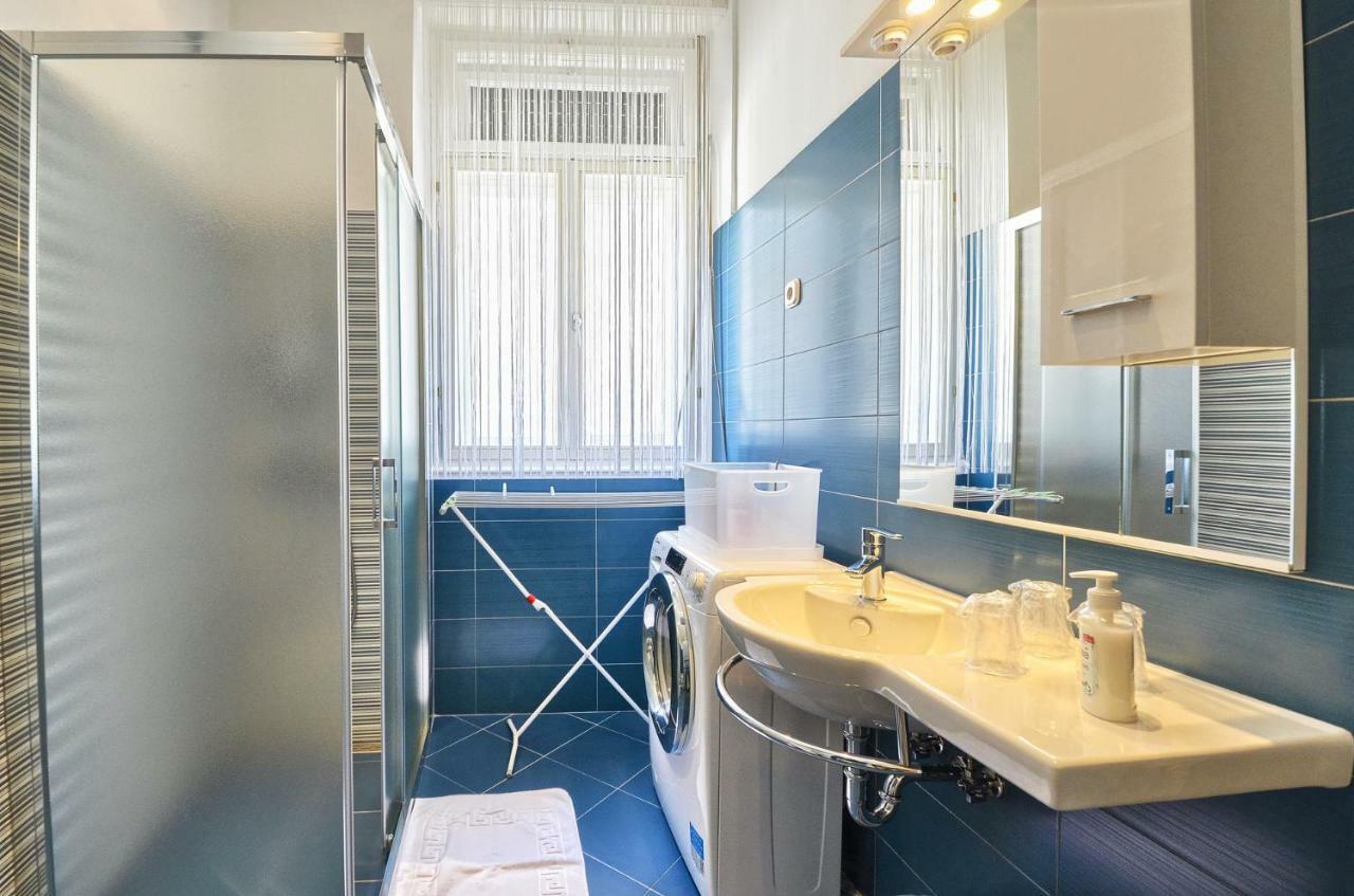 Lavender - City Room With Free Parking พูลา ภายนอก รูปภาพ
